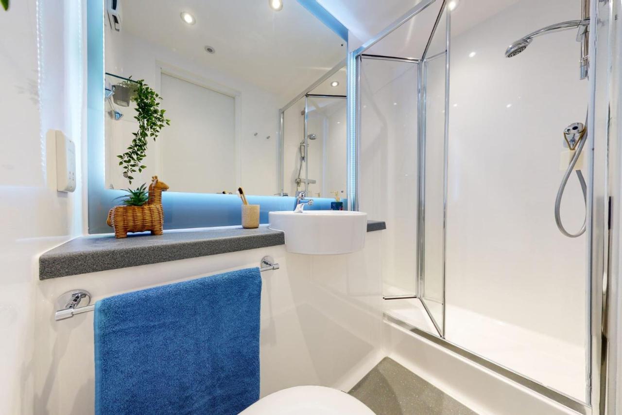 Canvas Walthamstow: Student-Focused Accommodation with Private Rooms and Shared Spaces London Exterior photo